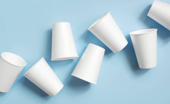 Jak kubki jednorazowe do gorących napojów mogą wspierać strategie marketingowe kawiarni?