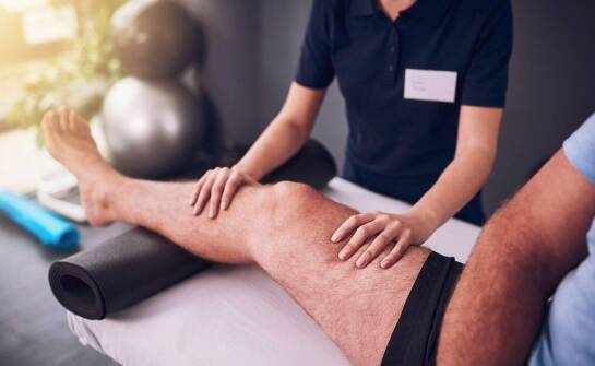 Co pacjenci mówią o podejściu doktora Pawła Olszewskiego do rehabilitacji?