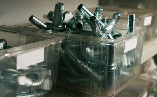 Jakie są najczęstsze problemy z przeciwnakrętkami i jak im zapobiegać?