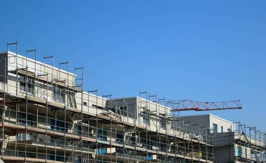Ekologiczne aspekty produkcji rusztowań aluminiowych jezdnych