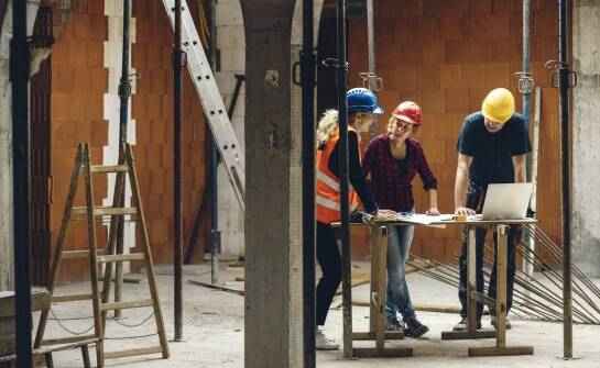 Zatrudnienie jednego generalnego wykonawcy – oszczędność czasu i pieniędzy dla inwestora