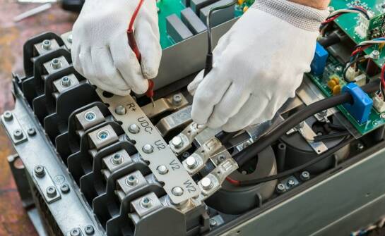 Wpływ profesjonalnej ekipy montażowej na wydajność systemów ładowania pojazdów elektrycznych