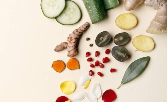 Dlaczego koreańskie kremy do twarzy są polecane dla cery wrażliwej?