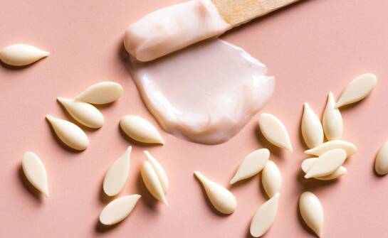 Składniki aktywne w Mitomo masce ze śluzem ślimaka i ich działanie na skórę