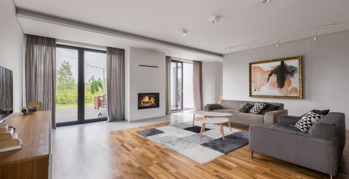 Deski podłogowe z dębu – właściwości, które przekonują do zakupu