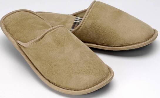 Zamszowe buty do sukienki wieczorowej – luksus i wygoda na każdą okazję