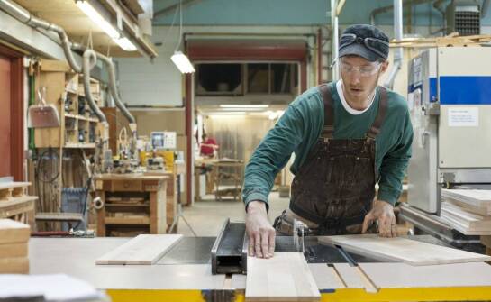 Znaczenie precyzyjnego cięcia płyt meblowych w Gdyni dla jakości kuchni