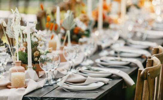 Składzik prezentów – jak wybrać idealne podziękowania dla gości?