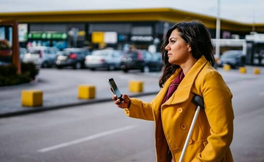 Jakie korzyści przynoszą windy dla niepełnosprawnych w przestrzeniach publicznych?