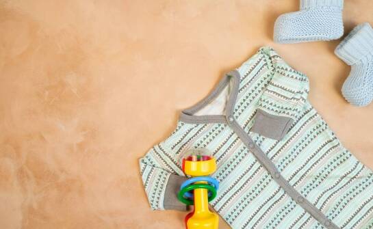 Ochrona delikatnej skóry głowy niemowlęcia – rola czapki wiosennej