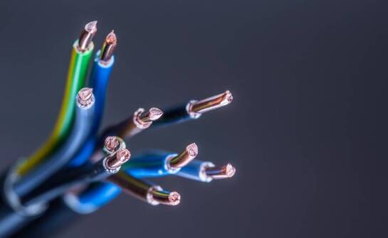 Wytrzymałość mechaniczna kabli nn – co oznacza dla ich trwałości?