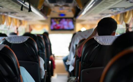 Przewozy autokarowe na koncerty i festiwale muzyczne – zalety usługi