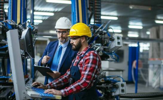Kluczowe aspekty współpracy z firmą zajmującą się relokacją maszyn – na co zwrócić uwagę?