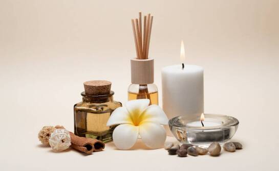 Świeże i cytrusowe nuty w świecach sojowych – idealne na letnie wieczory