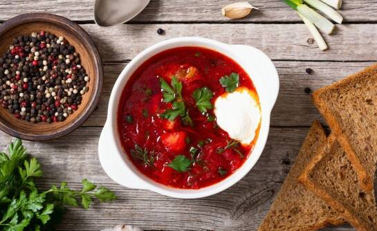 Młyn Smaków: Przewodnik po tradycyjnych polskich zupach w naszym menu