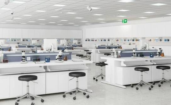 Wózek opatrunkowy – jakie funkcjonalności wpływają na efektywność pracy medycznej?