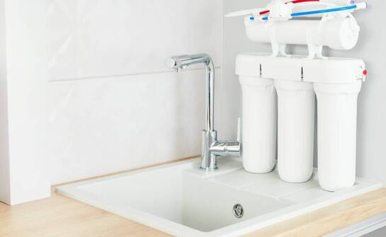 Odżelaziacze wody – jak wpływają na zdrowie człowieka?