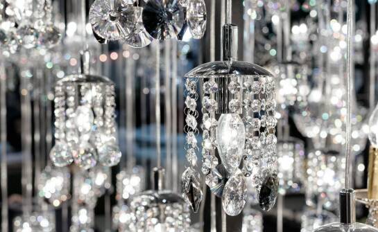 Lampa kryształowa jako inwestycja w luksusowy design wnętrza