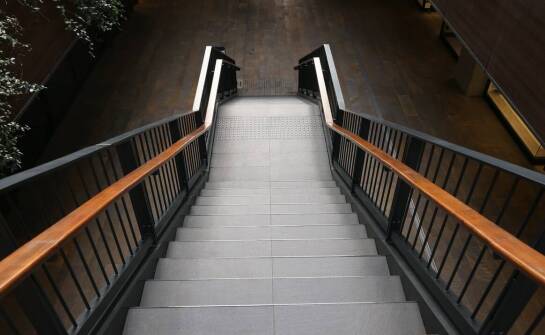 Stopnie schodowe a ich rola w projektach infrastrukturalnych