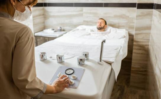 Karpacz dla seniora - jakie hotele oferują programy wellness?