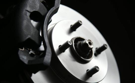 Jak miękki pedał hamulca wpływa na komfort jazdy?