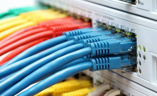 Rola kabli telekomunikacyjnych w nowoczesnych centrach danych