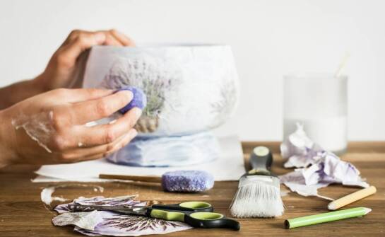 Trwałość i estetyka zdjęć nagrobkowych na porcelanie i krysztale