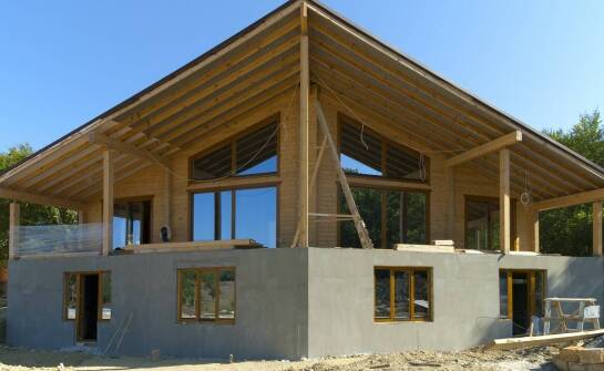 Ekologiczne aspekty projektów domów 70m² bez potrzeby pozwolenia