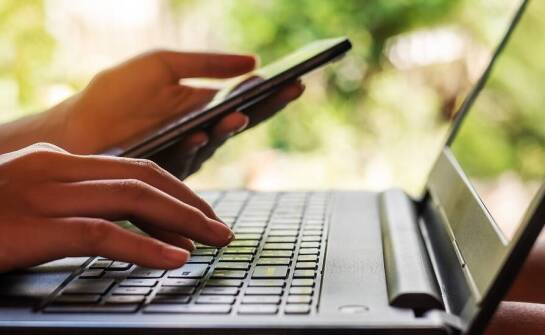 Co warto wiedzieć o aukcjach online organizowanych przez lombardy?