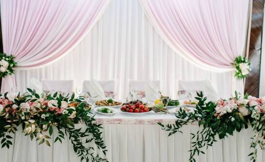 Jak zadbać o komfort gości podczas wesela w domu weselnym na Roztoczu?