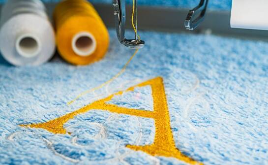 Naszywki haftowane jako unikalny dodatek do produktów promocyjnych