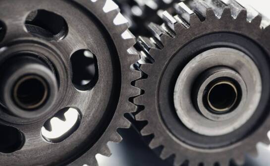 Przekładnia hipoidalna a jej wpływ na precyzję systemów mechanicznych