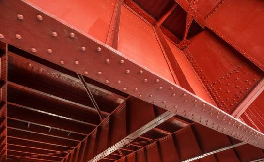 Zastosowanie farby flame stal w ochronie przeciwpożarowej konstrukcji stalowych