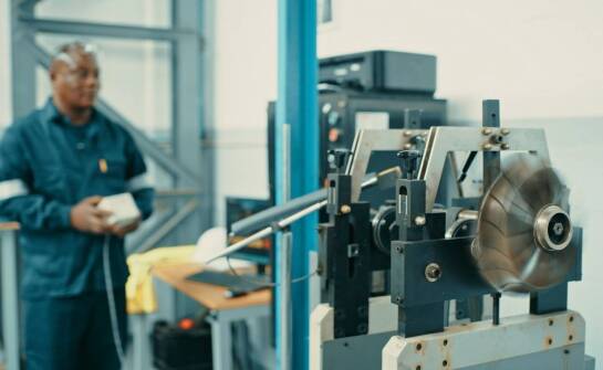 Rola klinów hydraulicznych w procesach produkcyjnych