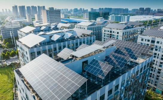 Dofinansowanie do paneli fotowoltaicznych: co warto wiedzieć przed podjęciem decyzji?