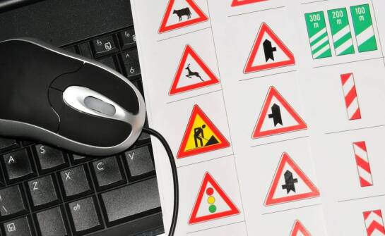 Jakie kategorie prawa jazdy obejmuje oferta platformy edukacyjnej?