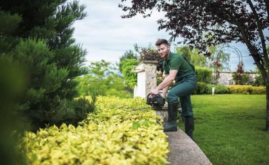 Jak podnoszenie nagrobków może wpłynąć na ich stabilność?