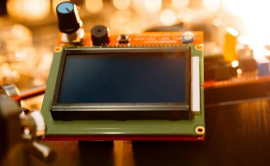 Jakie objawy mogą wskazywać na konieczność wizyty u mechanika?