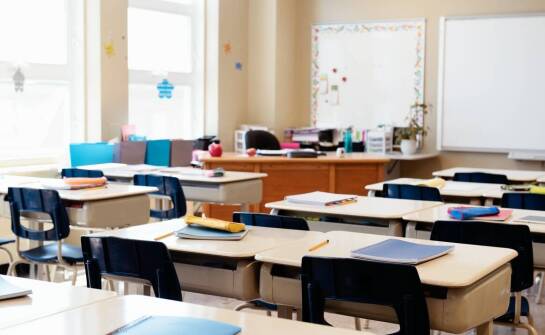 Jak systemy kolejkowe mogą wspierać zarządzanie wizytami w placówkach edukacyjnych?