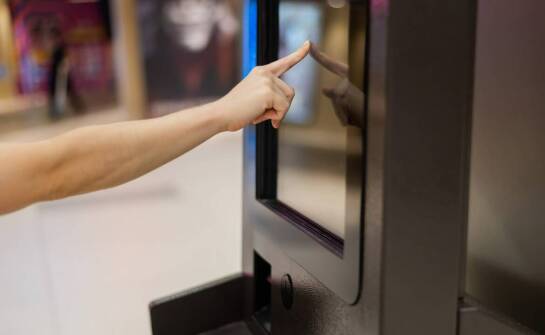 Rola kiosków multimedialnych w promocji wydarzeń lokalnych