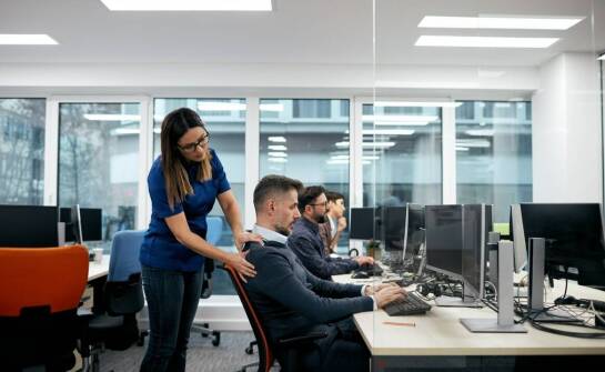 Wpływ systemu kolejkowania na zarządzanie wizytami klientów w instytucjach publicznych