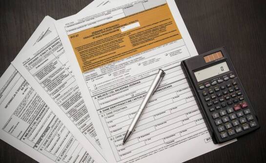 Jakie są najlepsze praktyki w legalizacji zatrudnienia cudzoziemców?