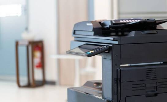 Jakie są zalety korzystania z monochromatycznych drukarek laserowych z tonerem mp2501?