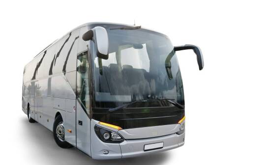 Wynajem autokarów jako komfortowe rozwiązanie na wyjazdy kolonijne