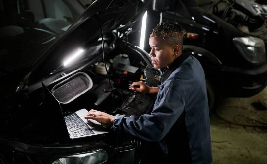 Warsztat samochodowy a przygotowanie pojazdu do sezonu letniego