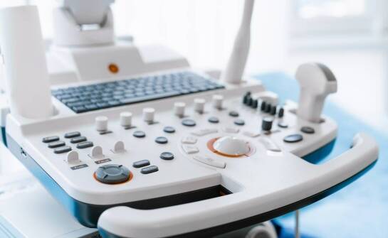 Przemysł medyczny a zgrzewarka ultradźwiękowa – precyzyjne połączenia dla bezpieczeństwa