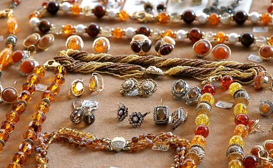 Rola przekładek w tworzeniu wielowymiarowych projektów biżuteryjnych