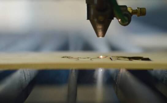 Jak przygotować pliki do obróbki laserowej w programie LightBurn – praktyczny poradnik