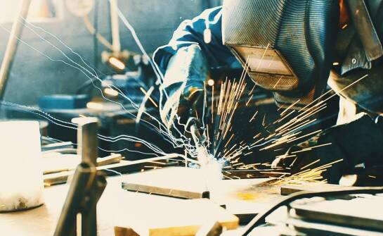 Jakie czynniki wpływają na wybór odpowiednich elektrod zgrzewalniczych?