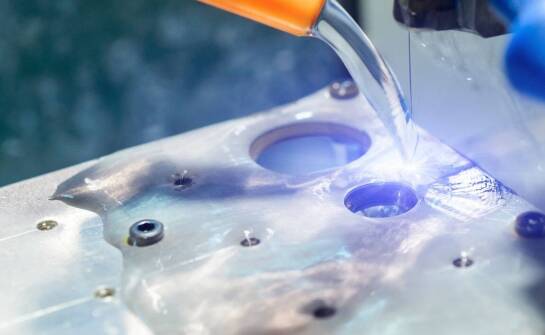 Dlaczego warto wybrać cięcie wodą dla stali nierdzewnej?